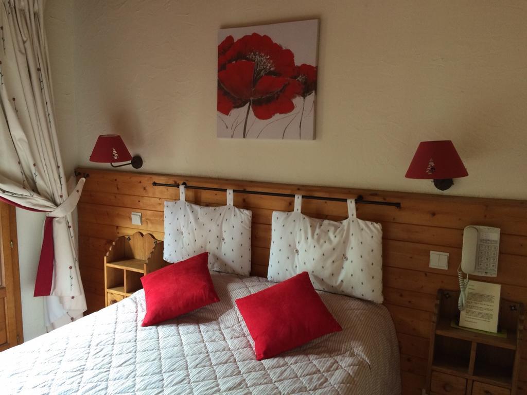 Logis La Charpenterie Hotel Талуар Екстериор снимка