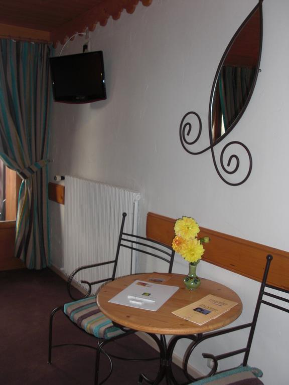 Logis La Charpenterie Hotel Талуар Екстериор снимка