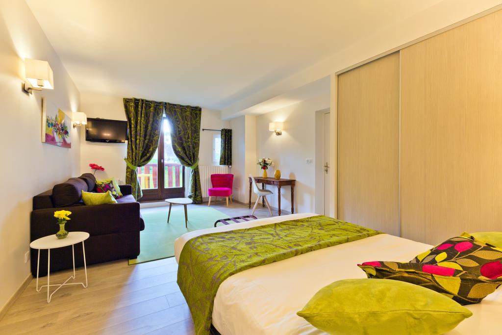 Logis La Charpenterie Hotel Талуар Екстериор снимка