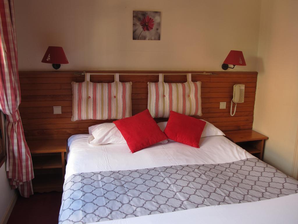 Logis La Charpenterie Hotel Талуар Екстериор снимка
