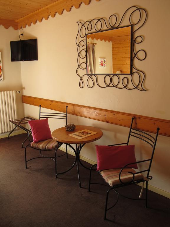 Logis La Charpenterie Hotel Талуар Екстериор снимка