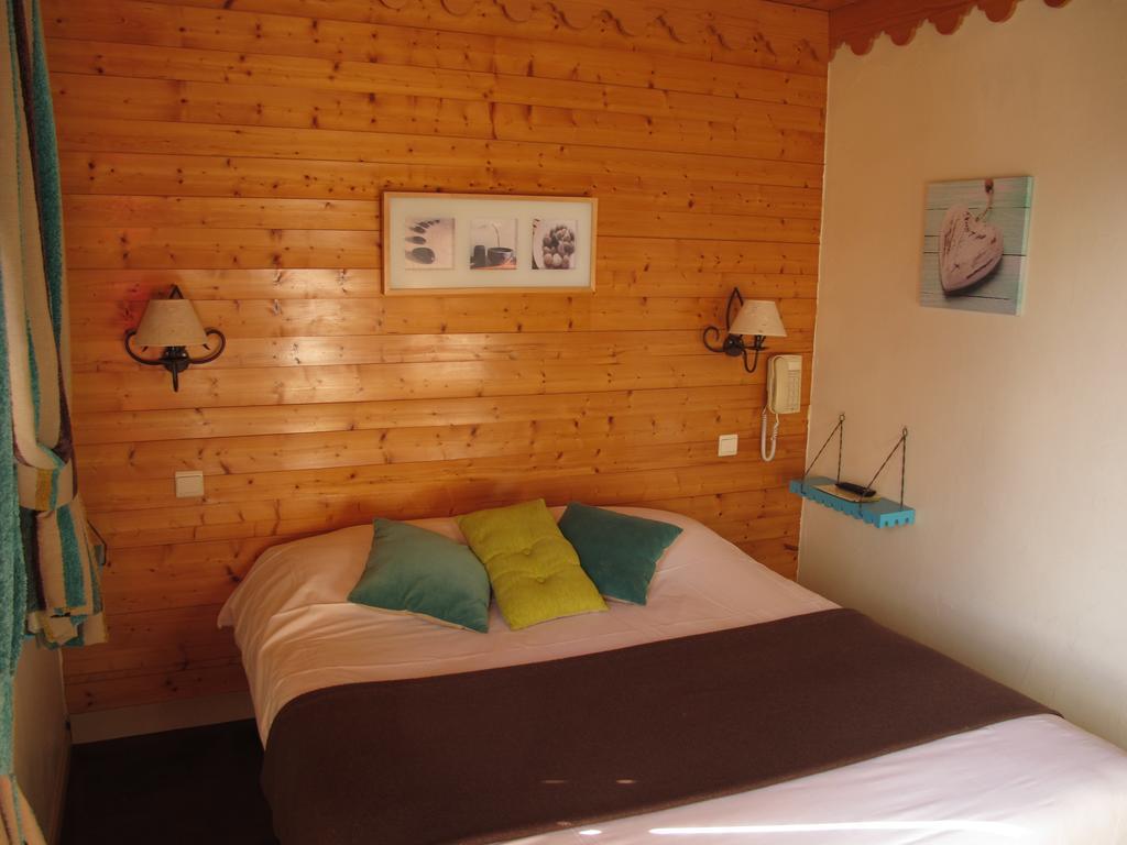 Logis La Charpenterie Hotel Талуар Екстериор снимка