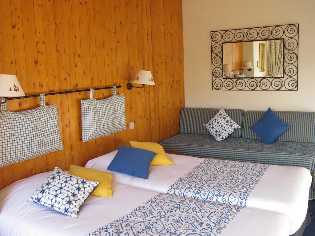 Logis La Charpenterie Hotel Талуар Екстериор снимка