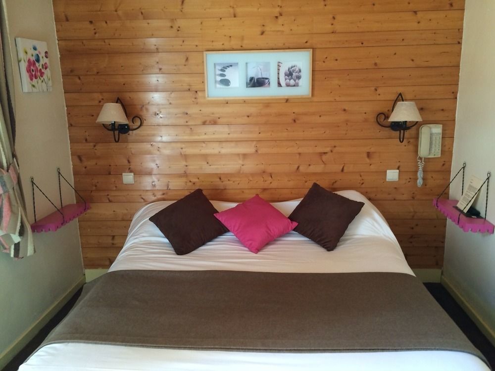 Logis La Charpenterie Hotel Талуар Екстериор снимка