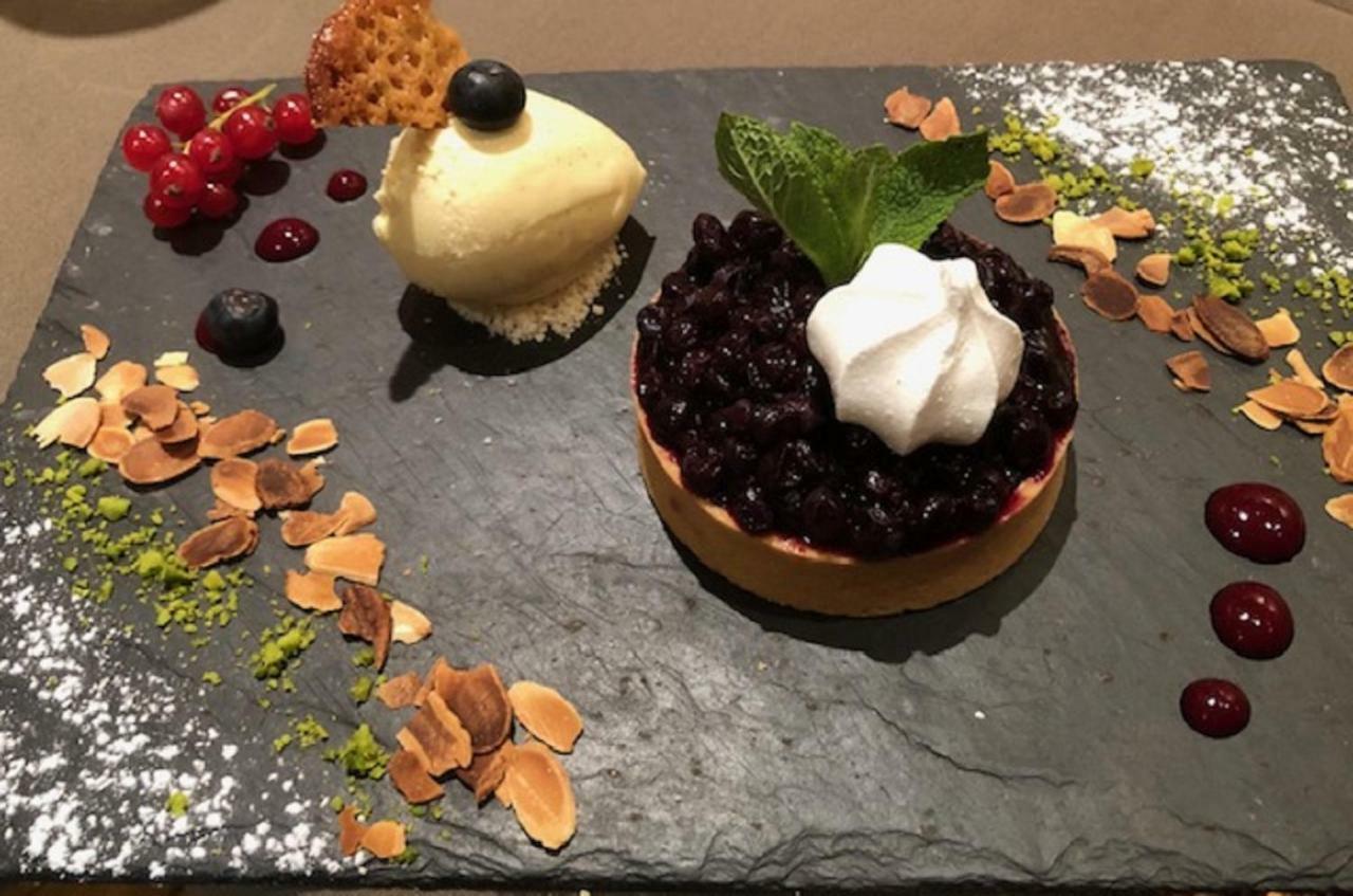 Logis La Charpenterie Hotel Талуар Екстериор снимка