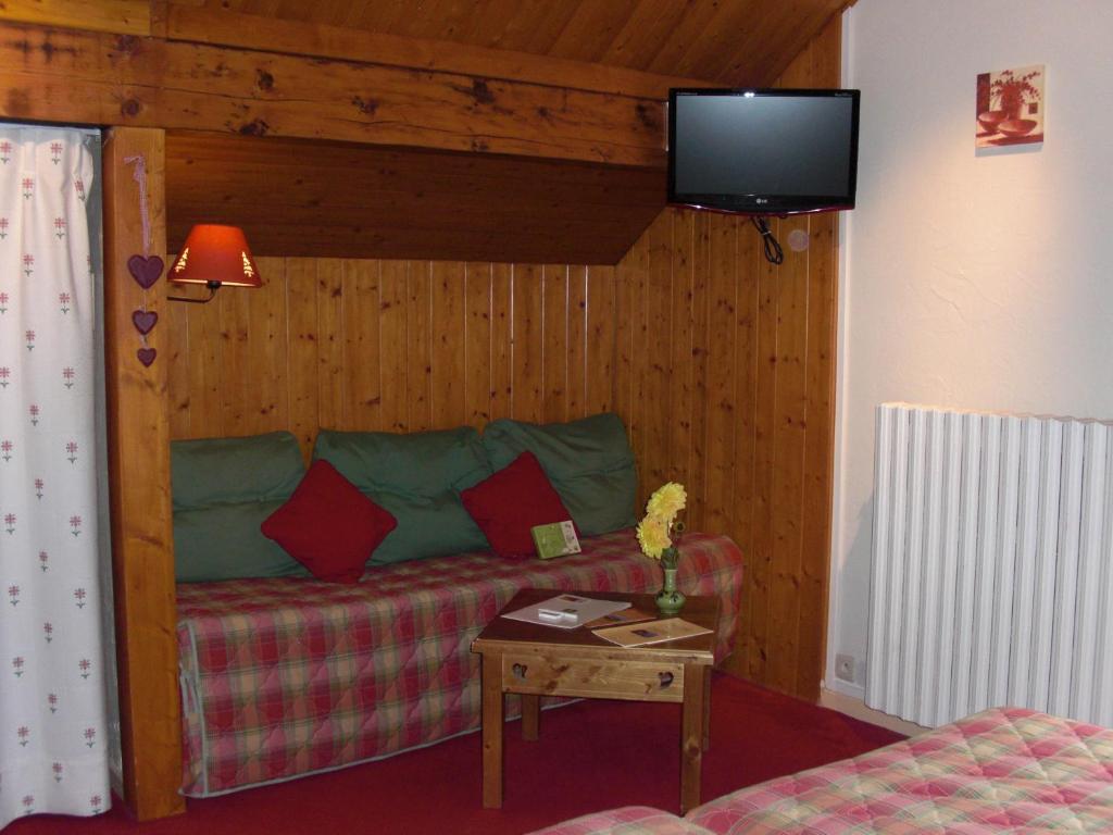 Logis La Charpenterie Hotel Талуар Стая снимка